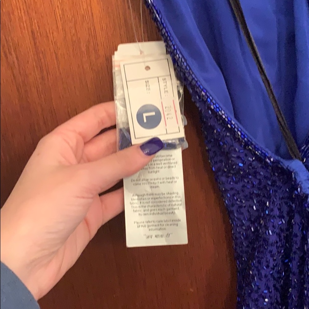 Prom dress - Picture 2 of 3